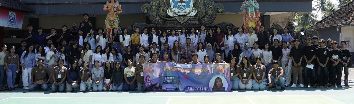 Kelly Luu with students at her Personal Growth workshop in Bali